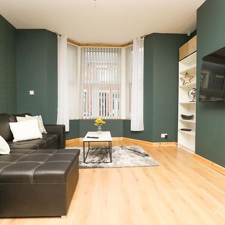 Anfield Luxe Retreat - Stylish Stay With Parking - Steps From Stadium - Short Drive To City Centre Ливърпул Екстериор снимка