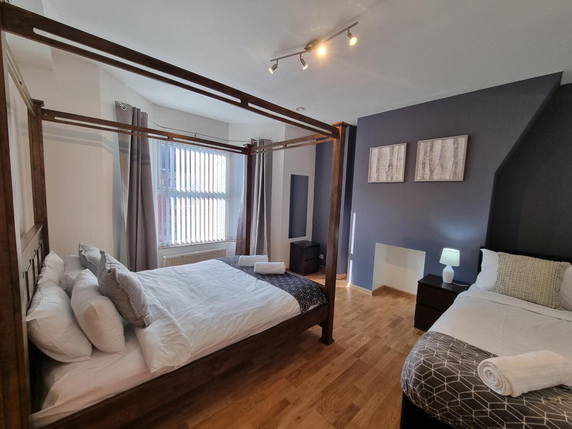 Anfield Luxe Retreat - Stylish Stay With Parking - Steps From Stadium - Short Drive To City Centre Ливърпул Екстериор снимка