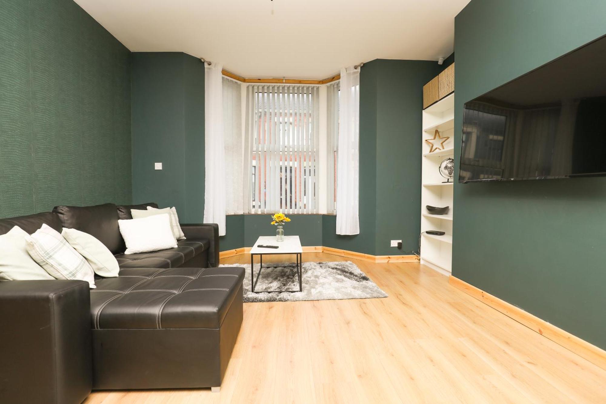 Anfield Luxe Retreat - Stylish Stay With Parking - Steps From Stadium - Short Drive To City Centre Ливърпул Екстериор снимка