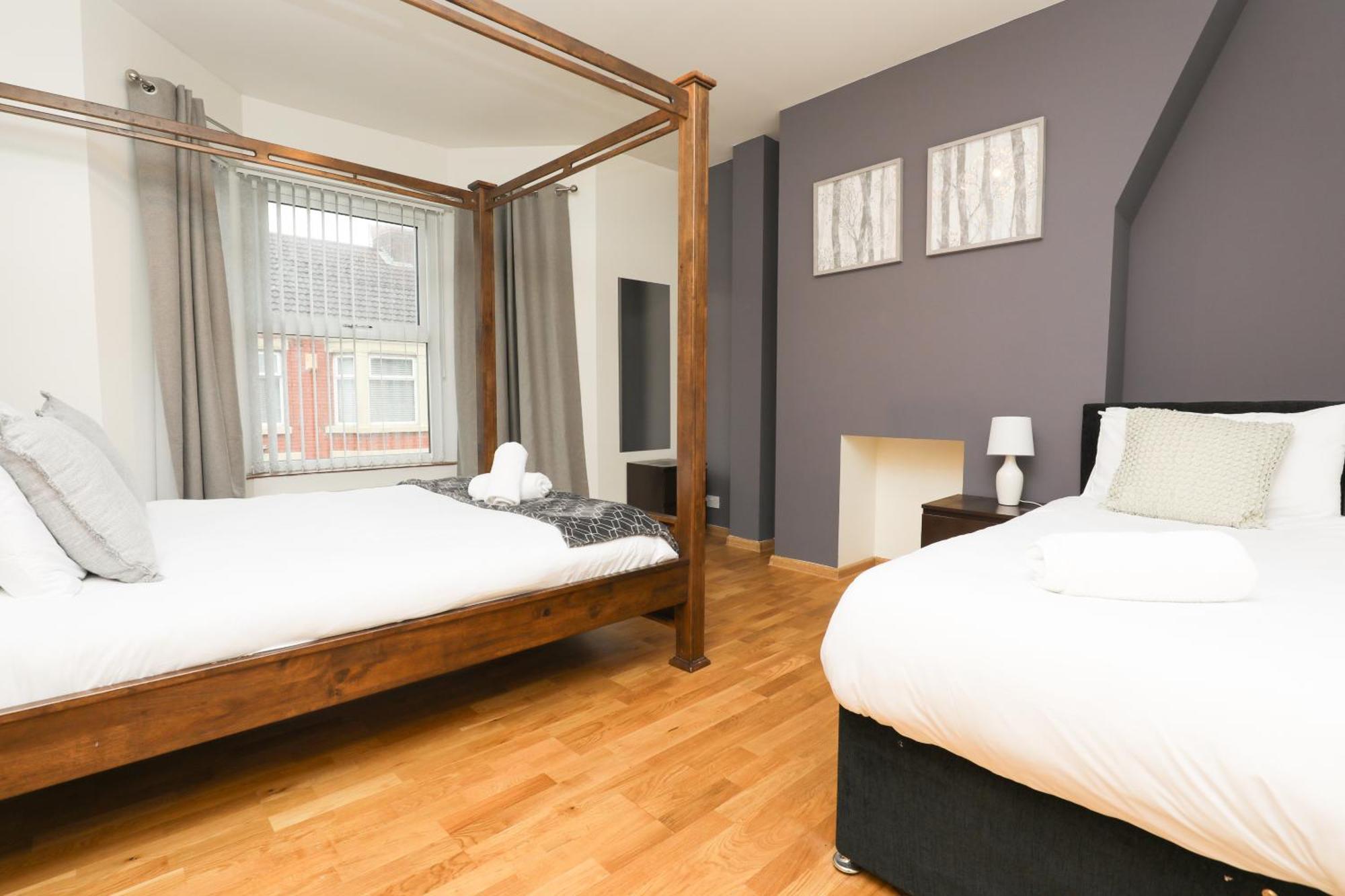 Anfield Luxe Retreat - Stylish Stay With Parking - Steps From Stadium - Short Drive To City Centre Ливърпул Екстериор снимка